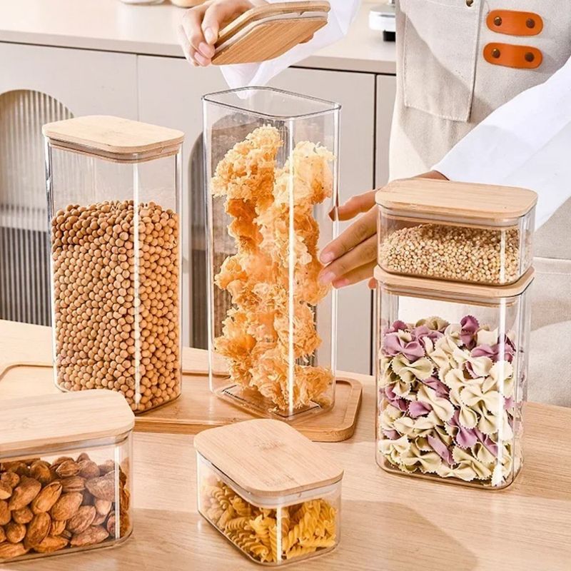 Recipientes de vidro com tampas de bambu