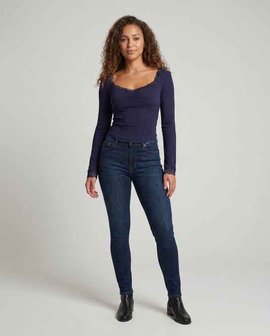 Ladies long-sleeve shirt with delicate lace back and refined lace-up design - Chichicherry