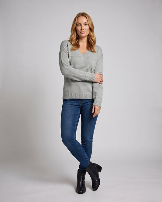 Women casual V neck sweater - Chichicherry