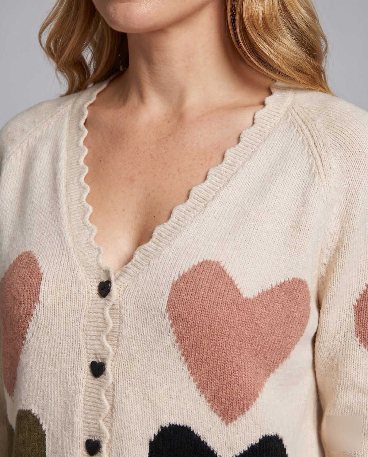 Women's cardigan with heart pattern and romantic design - Chichicherry