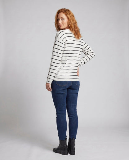 Women's casual knit sweater with fashionable stripe pattern - Chichicherry
