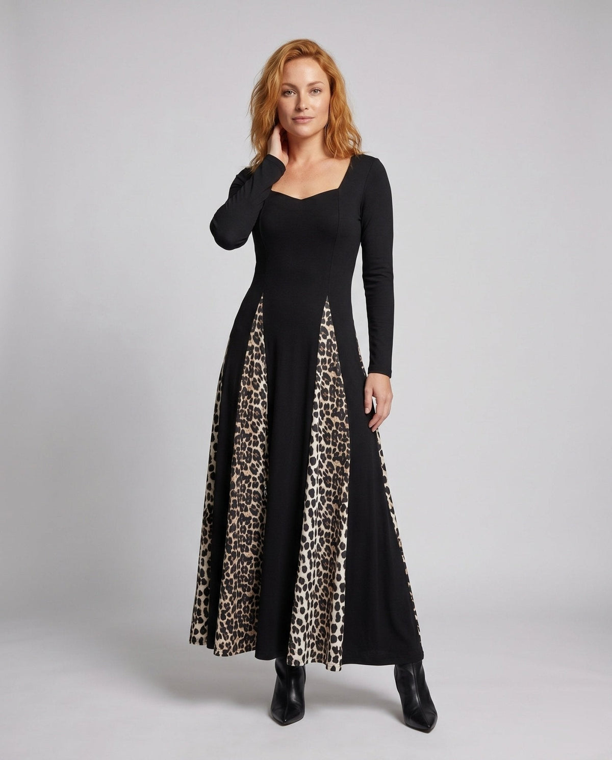 Women's maxi dress with sophisticated cut and eye-catching animal print - Chichicherry