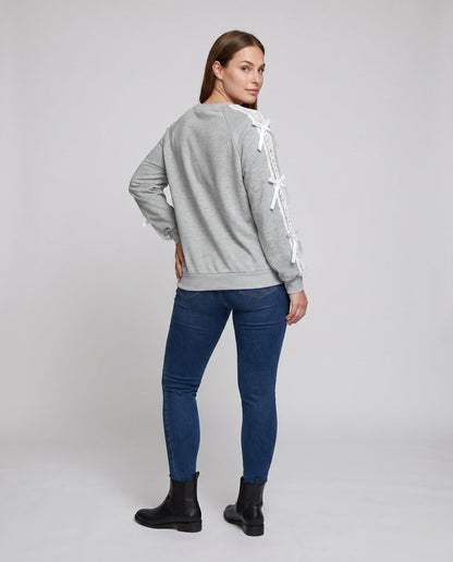 Women's sweatshirt with fine lace accents and decorative bows - Chichicherry