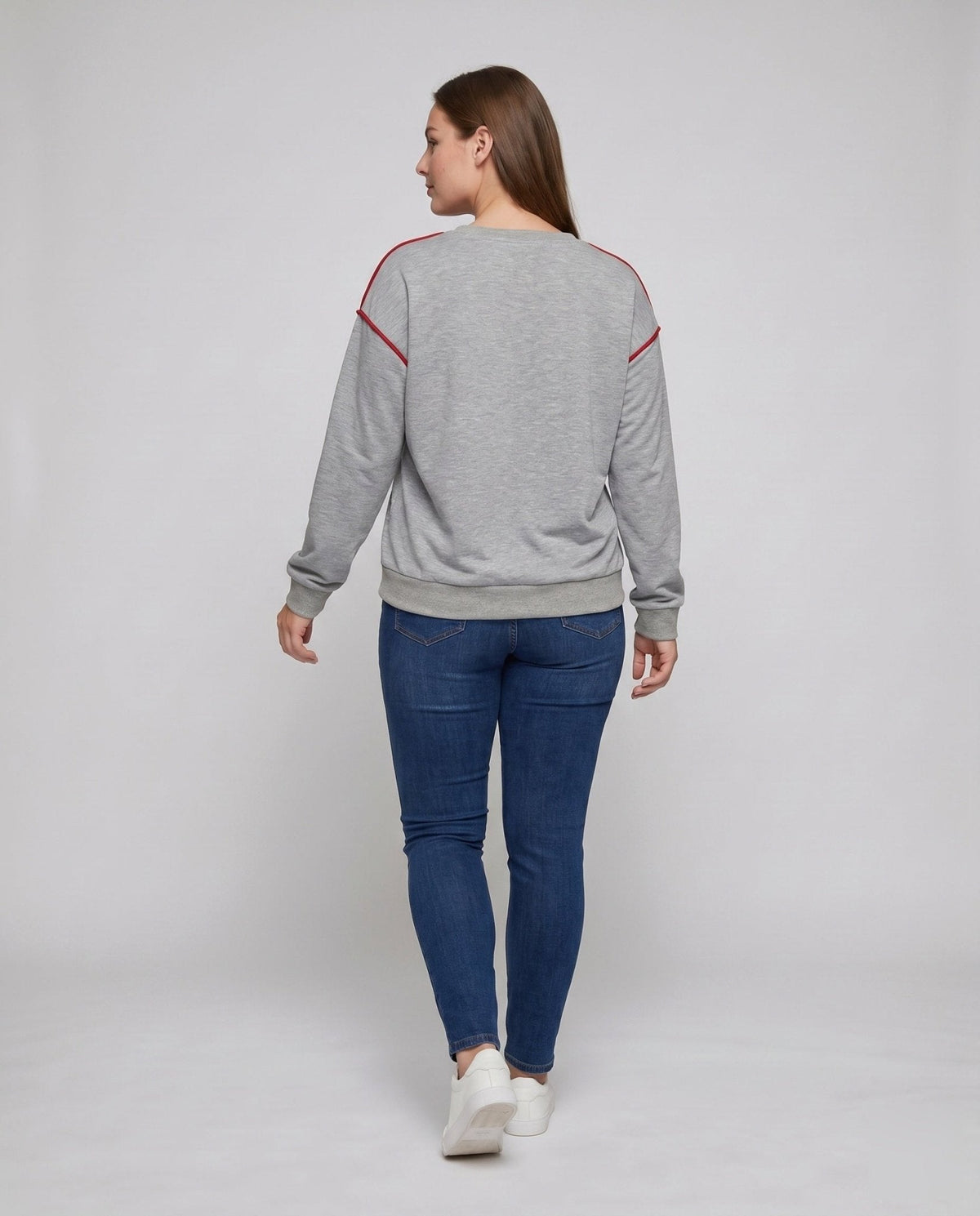 Women's sweatshirt with heart-shaped appliqués and trendy contrast stitching - Chichicherry