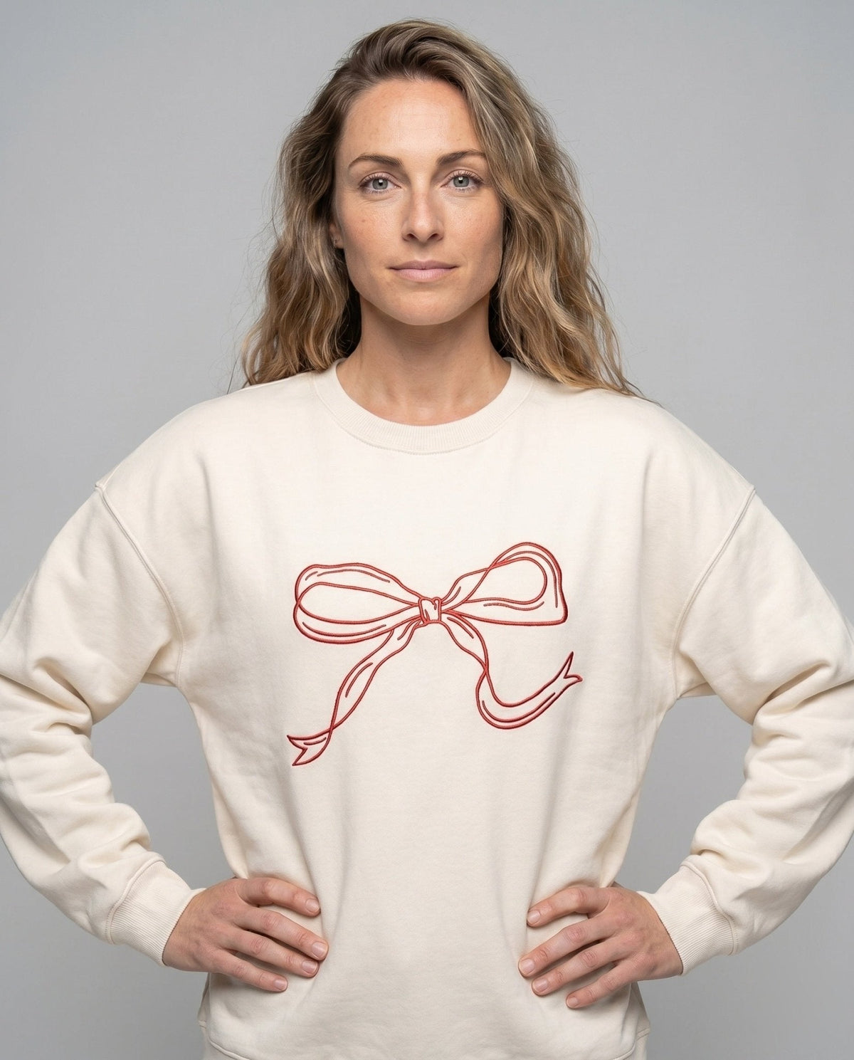 Women's sweatshirt with playful bow design - Chichicherry